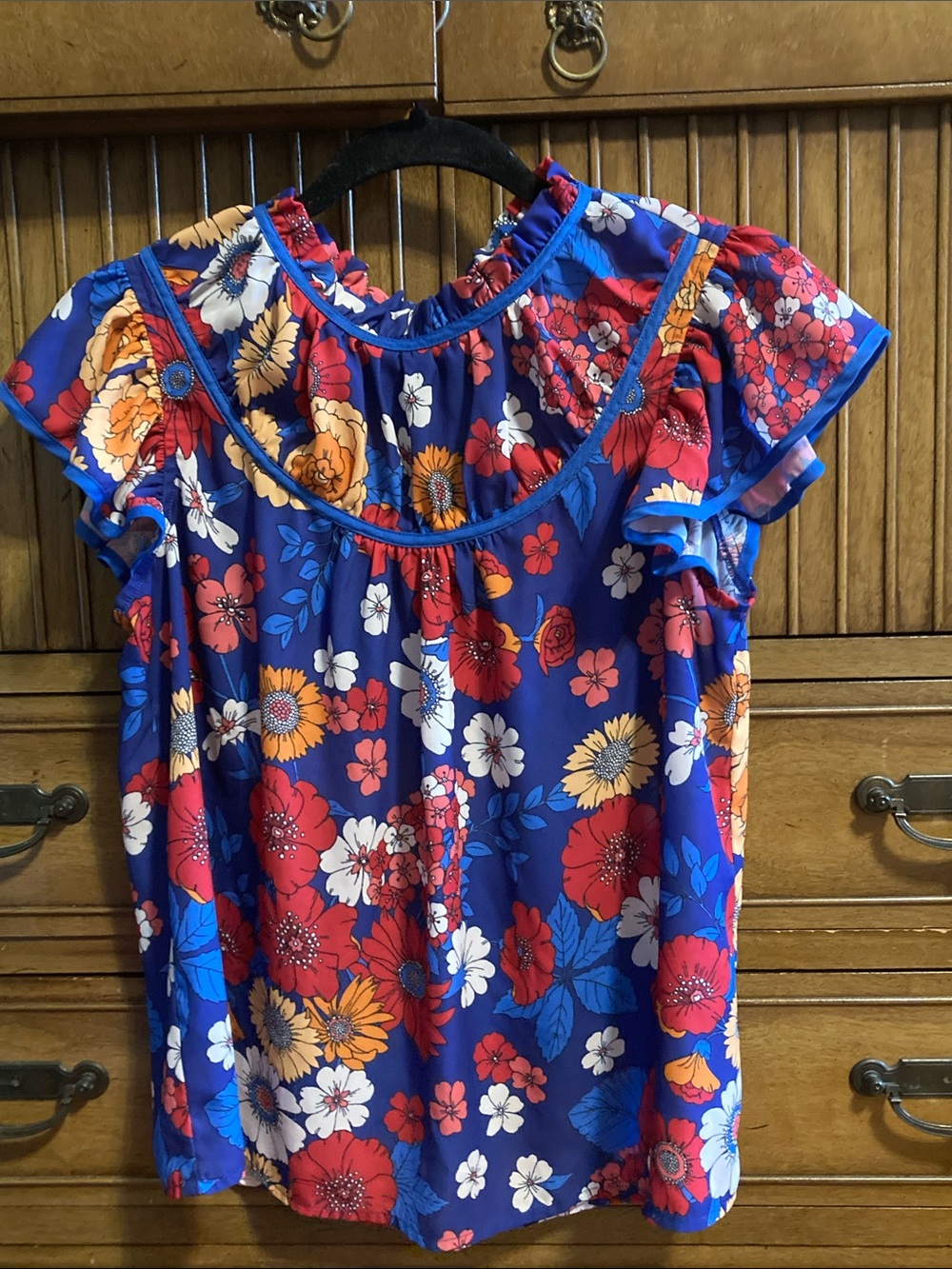 VOY Floral Flutter Sleeve Blouse NWOT